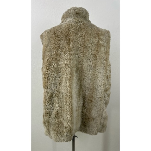 Coldwater Creek Faux Fur Zip Up Vest - Picture 2 of 9